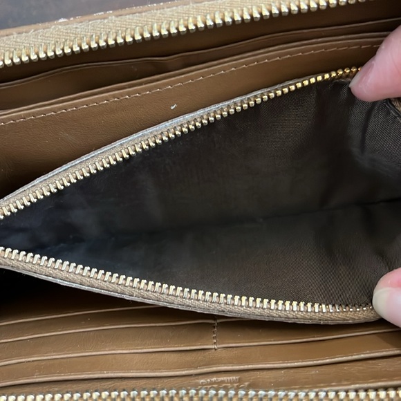 Prada Quilted Leather Zip Wallet - Picture 11 of 15